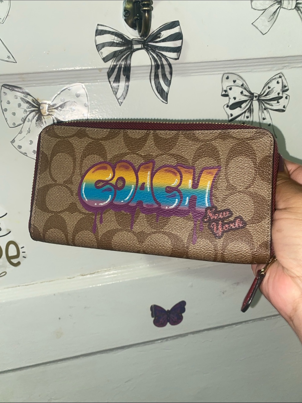 COACH Graffiti Logo Zip Wallet - Rainbow 🌈 Accent EUC 💙🩵 - Picture 2 of 7
